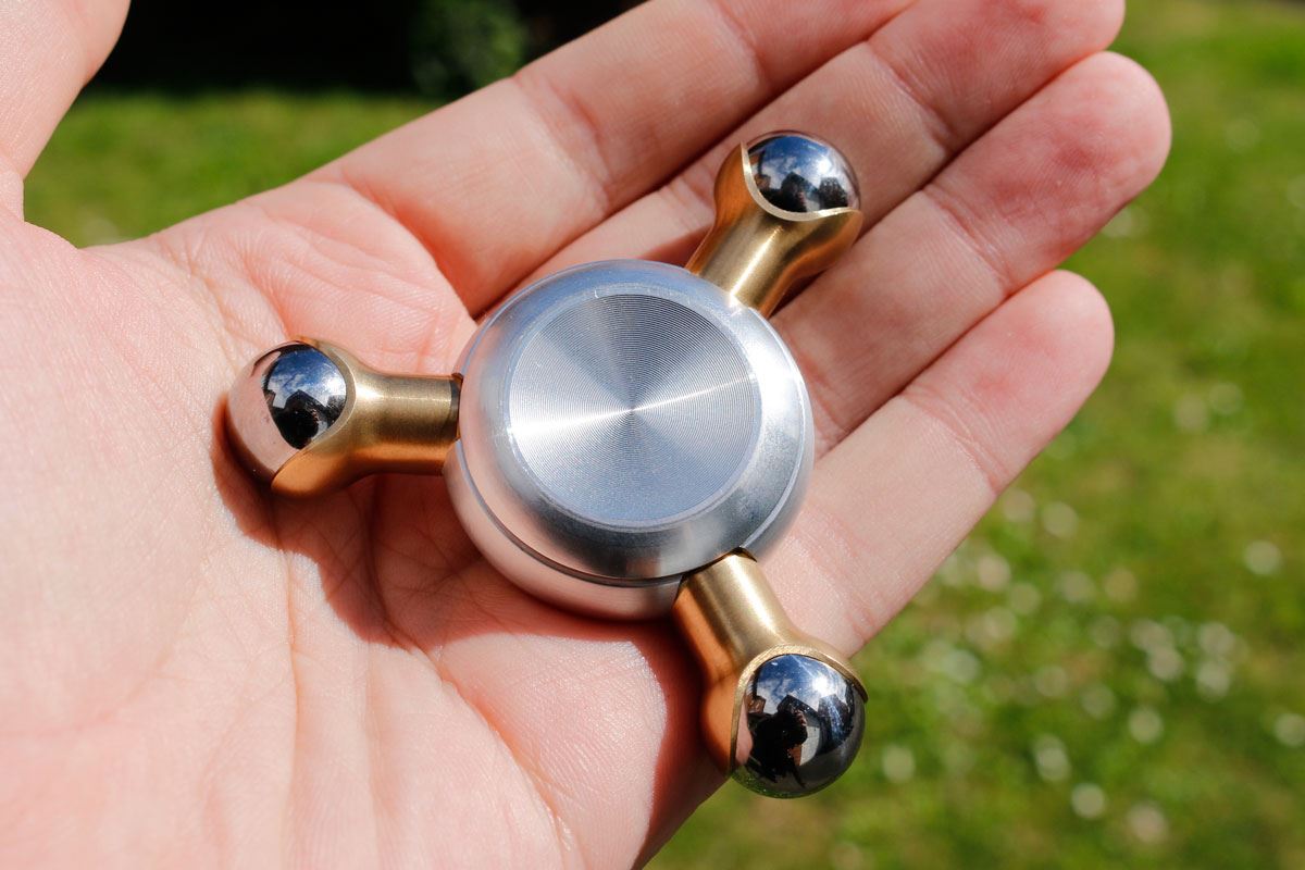 Fidget spinner - Wikipedia