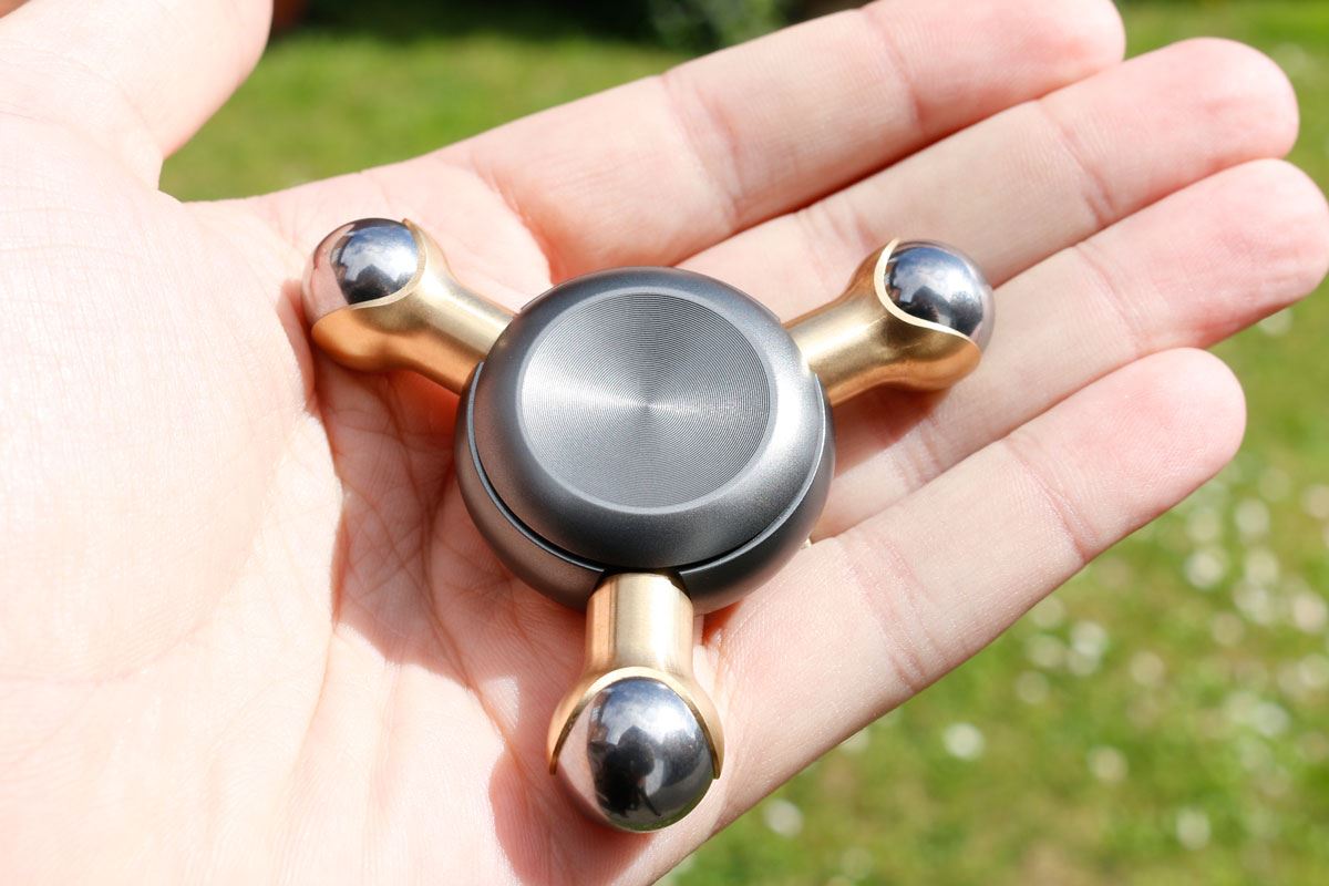 Luxury high performance fidget spinner - 3 balls